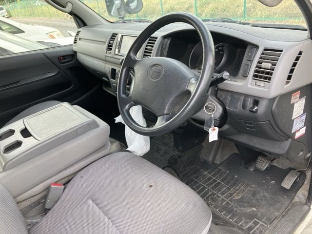 2005 Toyota Hiace 4WD ロング DX auction photo 4