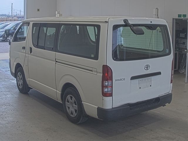 2005 Toyota Hiace 4WD ロング DX auction photo 2