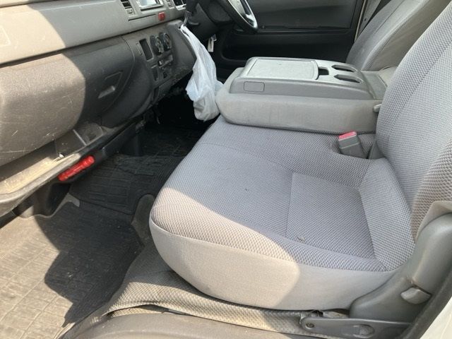 2005 Toyota Hiace 4WD ロング DX auction photo 9