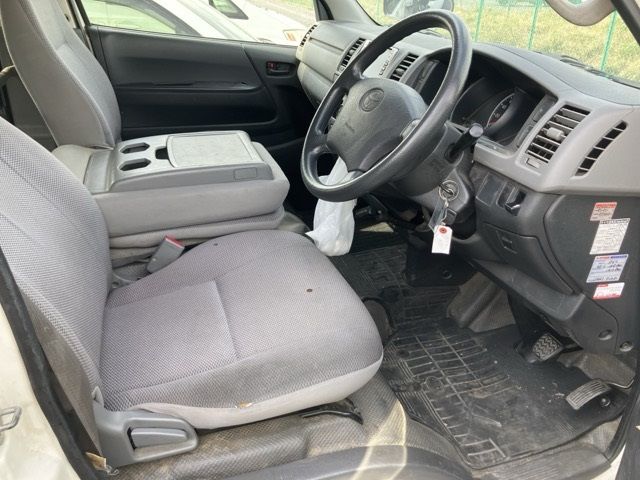 2005 Toyota Hiace 4WD ロング DX auction photo 8