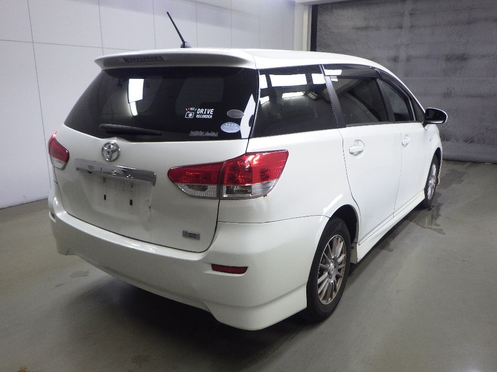 2011 Toyota Wish 1.8X HID Selection auction photo 2