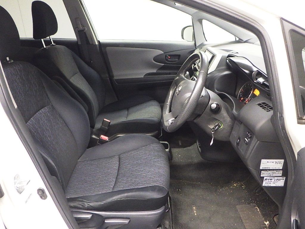 2011 Toyota Wish 1.8X HID Selection auction photo 6