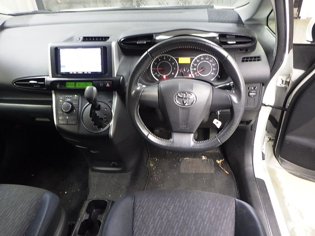 2011 Toyota Wish 1.8X HID Selection auction photo 3