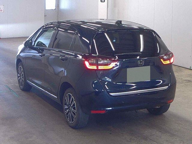 2021 Honda Fit EHEVリュクス 4WD auction photo 2