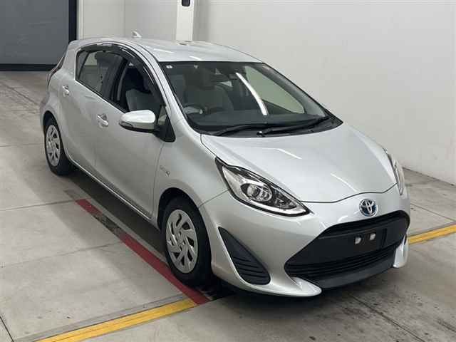 2019 Toyota Aqua L Japan auction vehicle