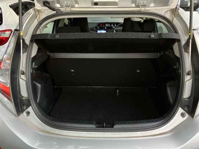 2019 Toyota Aqua L auction photo 10