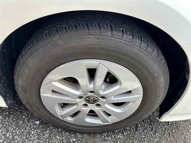 2017 Toyota Prius Sセーフティプラス auction photo 8