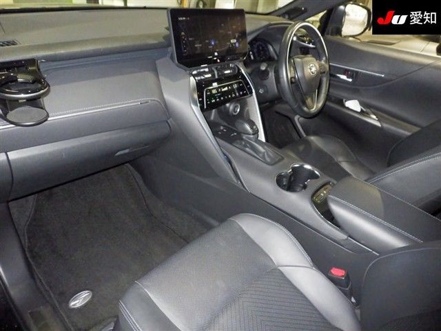 2023 Toyota Harrier Z Leather Package auction photo 3