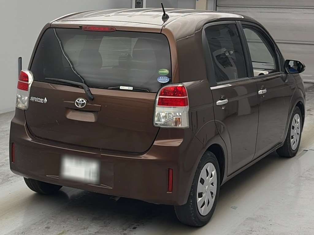 2019 Toyota Spade F auction photo 2