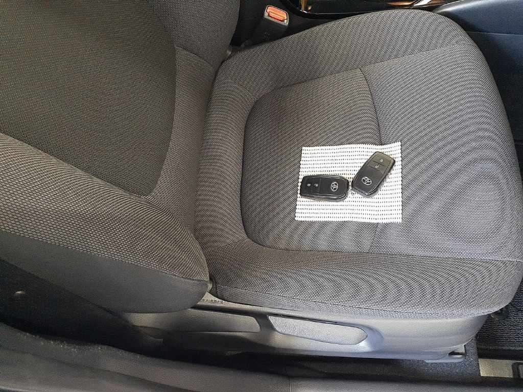 2023 Toyota Corolla Touring ハイブリッド G auction photo 10