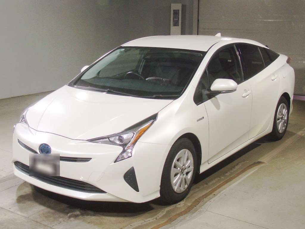 2016 Toyota Prius S Japan auction vehicle