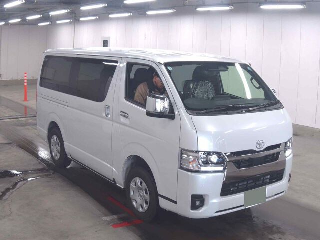 2026 Toyota Hiace LスーパーGLダーク2 4WD Japan auction vehicle