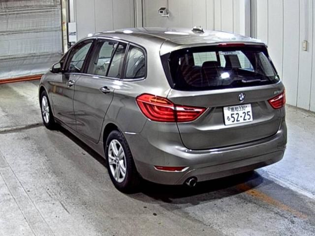 2018 BMW 2 Series 218dグランツアラー auction photo 2