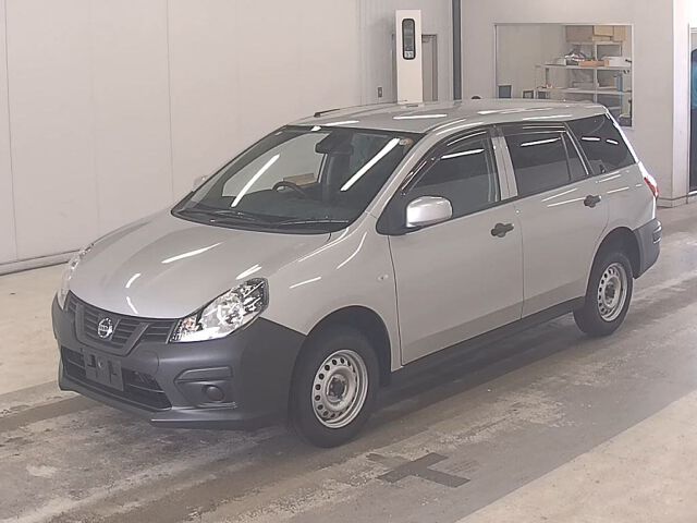 2017 Nissan NV150 AD VE 4WD auction photo 4