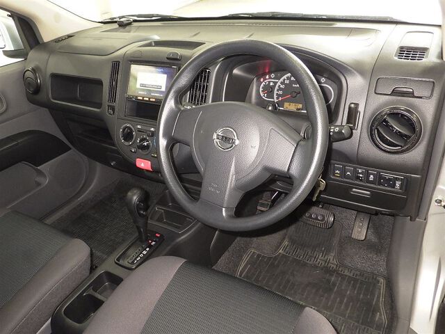 2017 Nissan NV150 AD VE 4WD auction photo 3