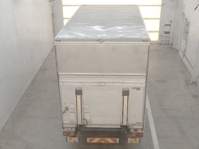 2021 Isuzu Forward Van auction photo 3