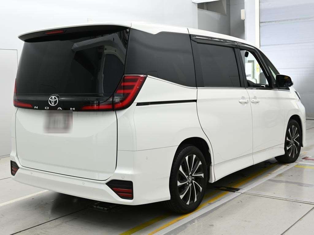 2023 Toyota Noah S-Z auction photo 2