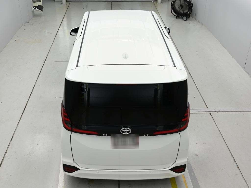 2023 Toyota Noah S-Z auction photo 8