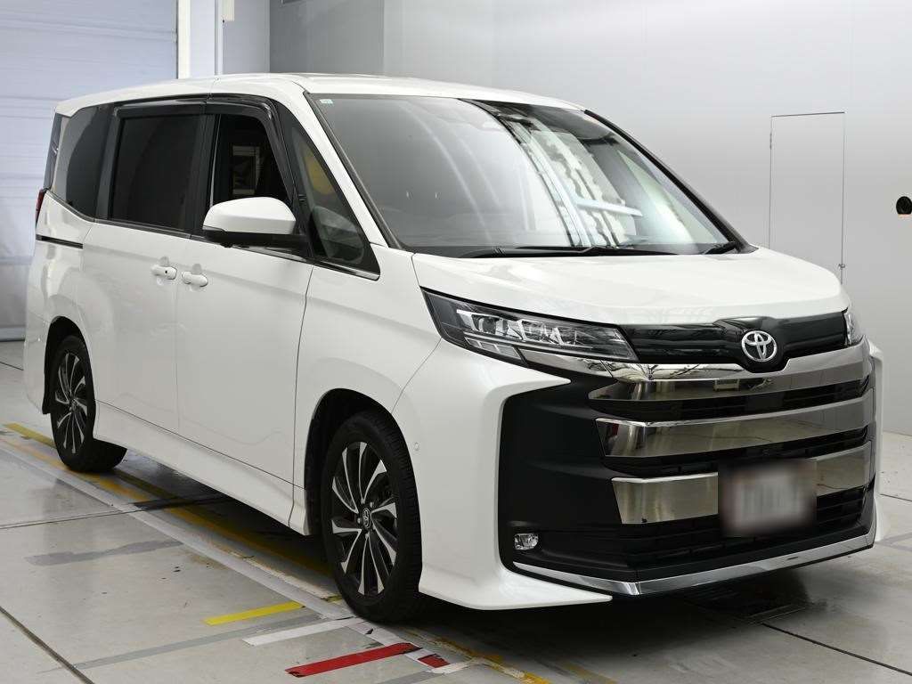 2023 Toyota Noah S-Z auction photo 5