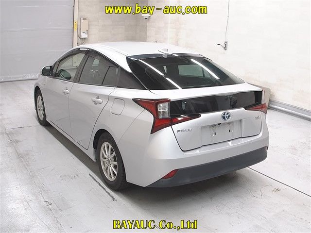 2019 Toyota Prius E auction photo 2