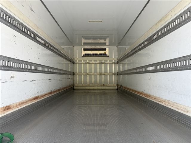 2013 Isuzu Forward Refrigerated and frozen trucks auction photo 5