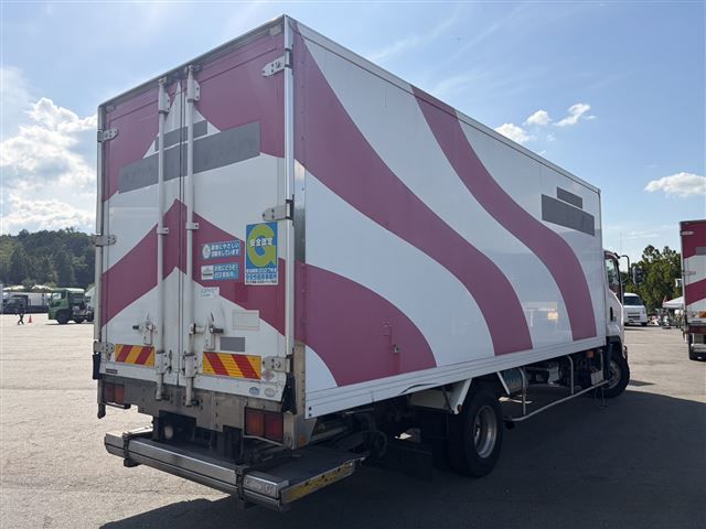 2013 Isuzu Forward Refrigerated and frozen trucks auction photo 2
