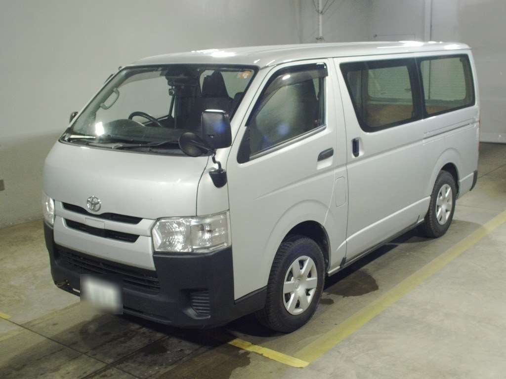 2019 Toyota Hiace ロングDX 4WD Japan auction vehicle