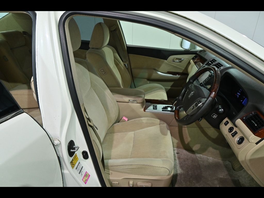 2013 Toyota クラウン SED 3.0 Royal Saloon Premium Edition auction photo 6