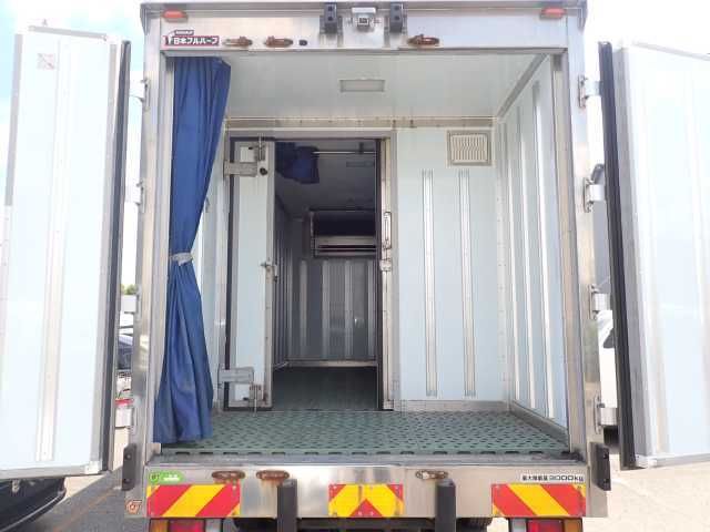 2021 Isuzu Elf 3.0t Refrigerated 4WD auction photo 3