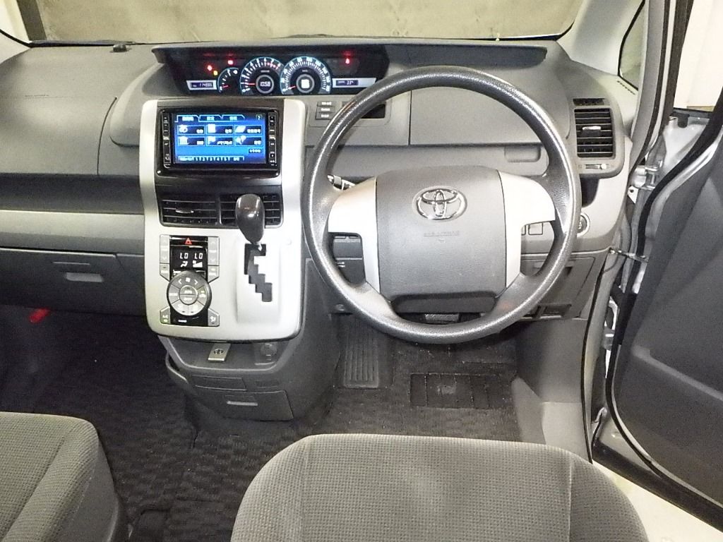 2007 Toyota Noah X Lセレクション auction photo 3