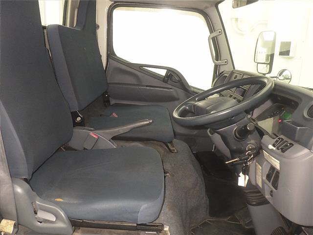 2015 Mitsubishi Fuso Canter 4WD flat-body pre-setup auction photo 5