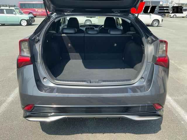 2021 Toyota Prius S Touring Selection Black auction photo 7