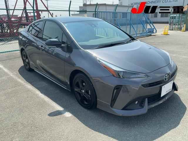 Japan Auction Vehicles 12 2021 Toyota Prius S Touring Selection Black auction photo