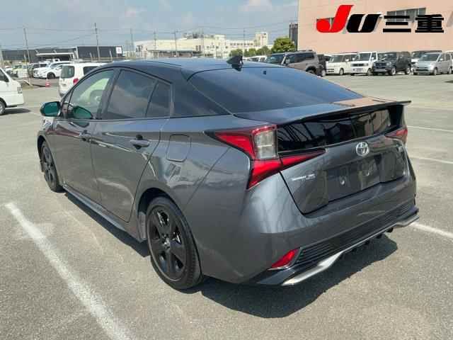 2021 Toyota Prius S Touring Selection Black auction photo 2