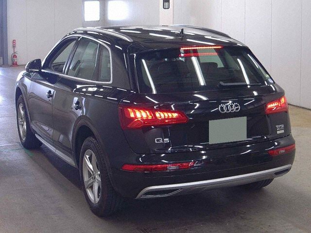 2018 Audi Q5 2.0TFSIクワトロ 4WD auction photo 2