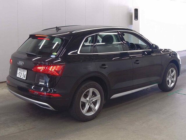 2018 Audi Q5 2.0TFSIクワトロ 4WD auction photo 5