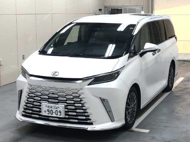 2025 Lexus LM LM500H Version L auction photo 3