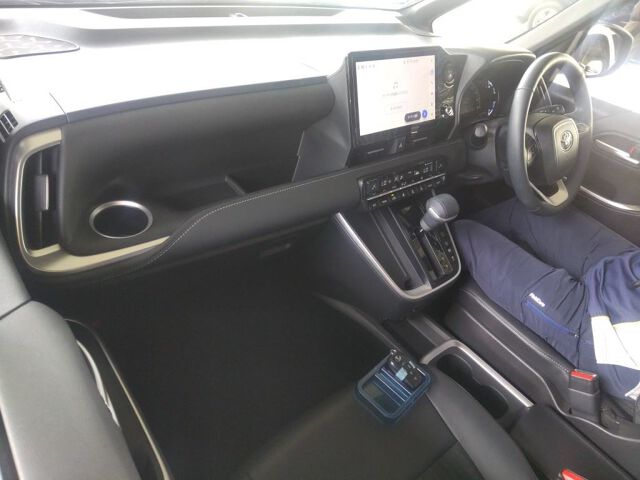 2025 Toyota Noah ハイブリッドS-Z auction photo 3