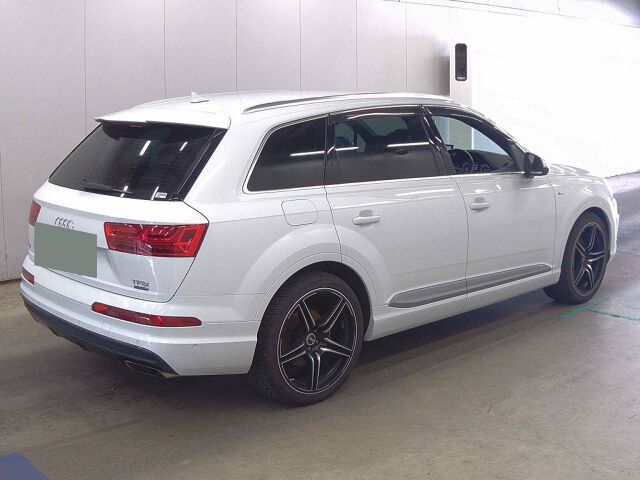 2017 Audi Q7 2.0TFSIクワトロ 4WD auction photo 5