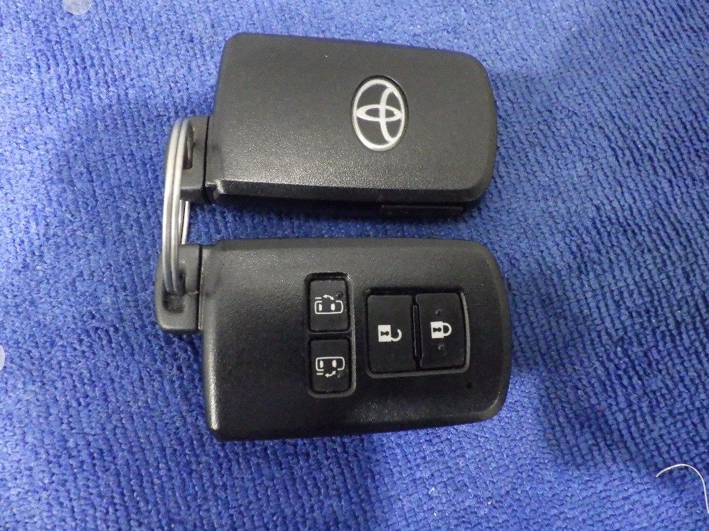 2014 Toyota Voxy ZS 7 people auction photo 12