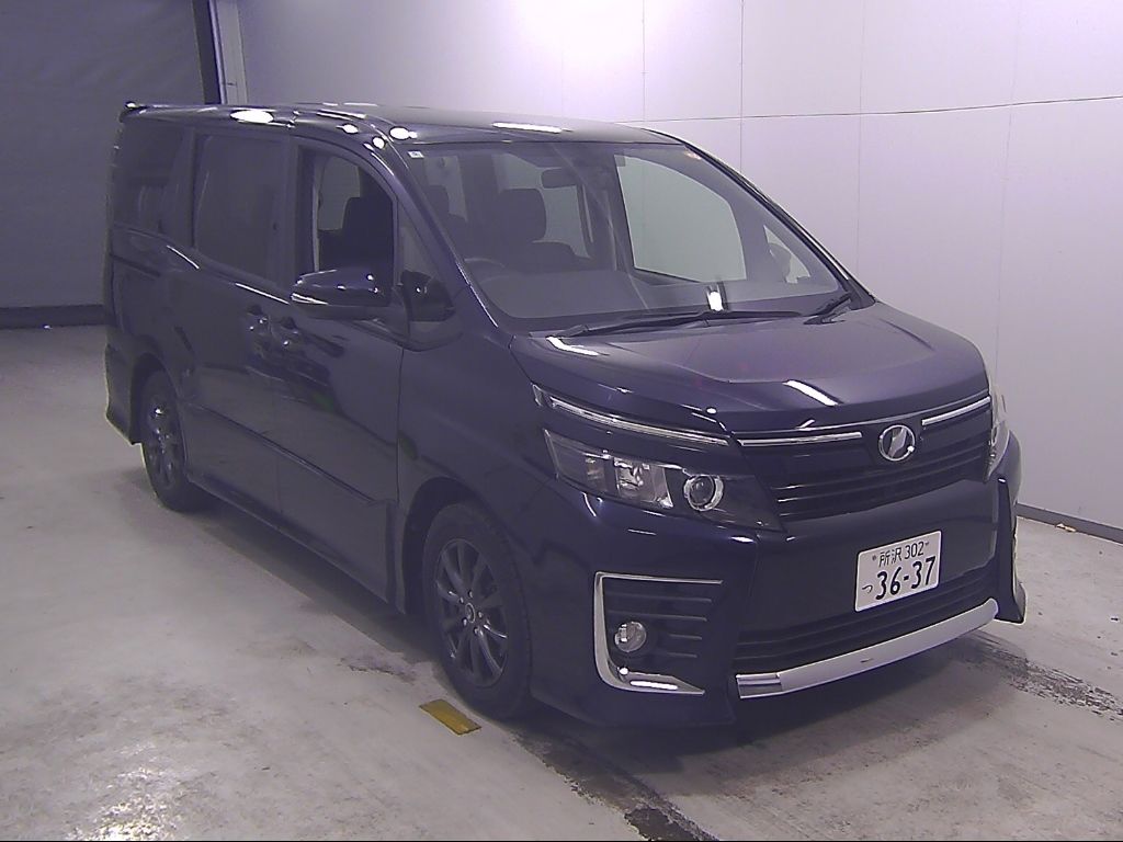 Japan Auction Vehicles 14 2014 Toyota Voxy ZS 7 people auction photo