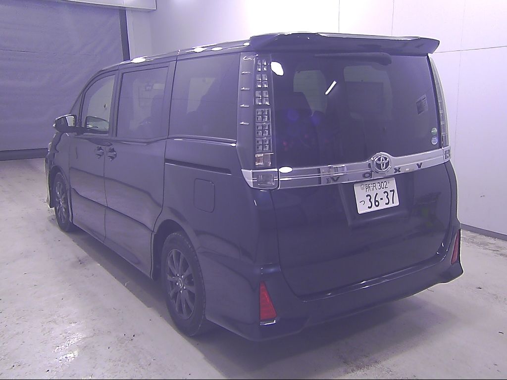 2014 Toyota Voxy ZS 7 people auction photo 5