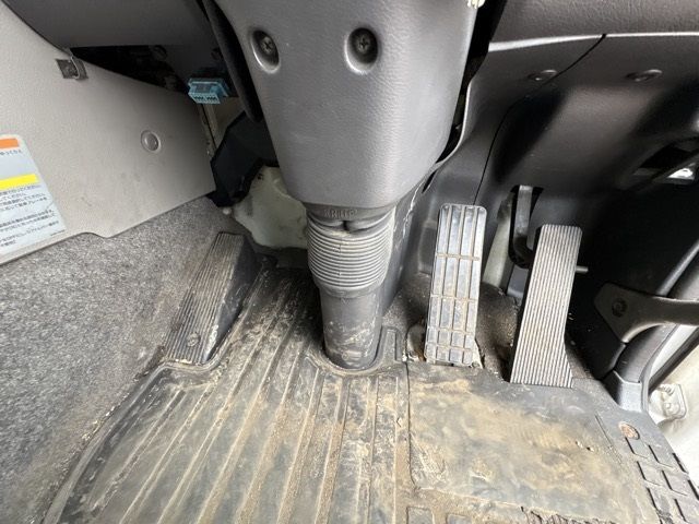 2016 Nissan Diesel クオン chassis auction photo 4