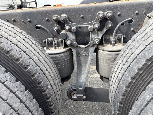 2016 Nissan Diesel クオン chassis auction photo 8