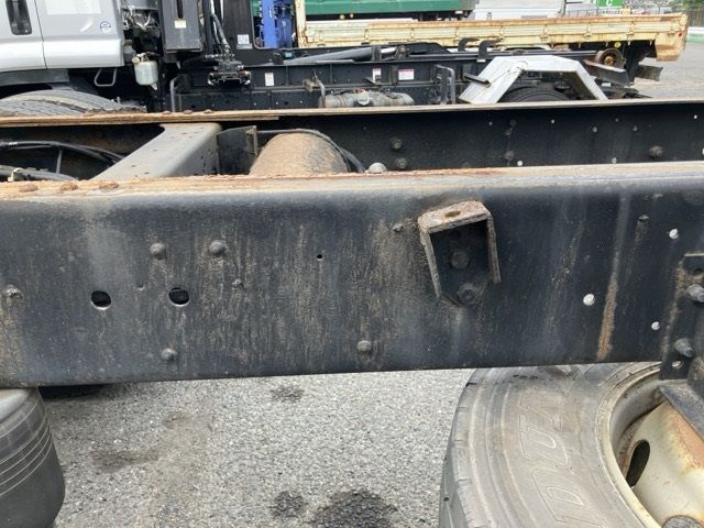 2016 Nissan Diesel クオン chassis auction photo 12