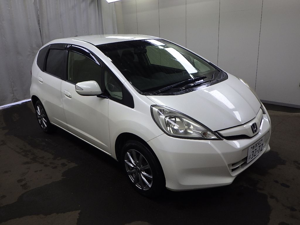 2012 Honda Fit 4WD Japan auction vehicle