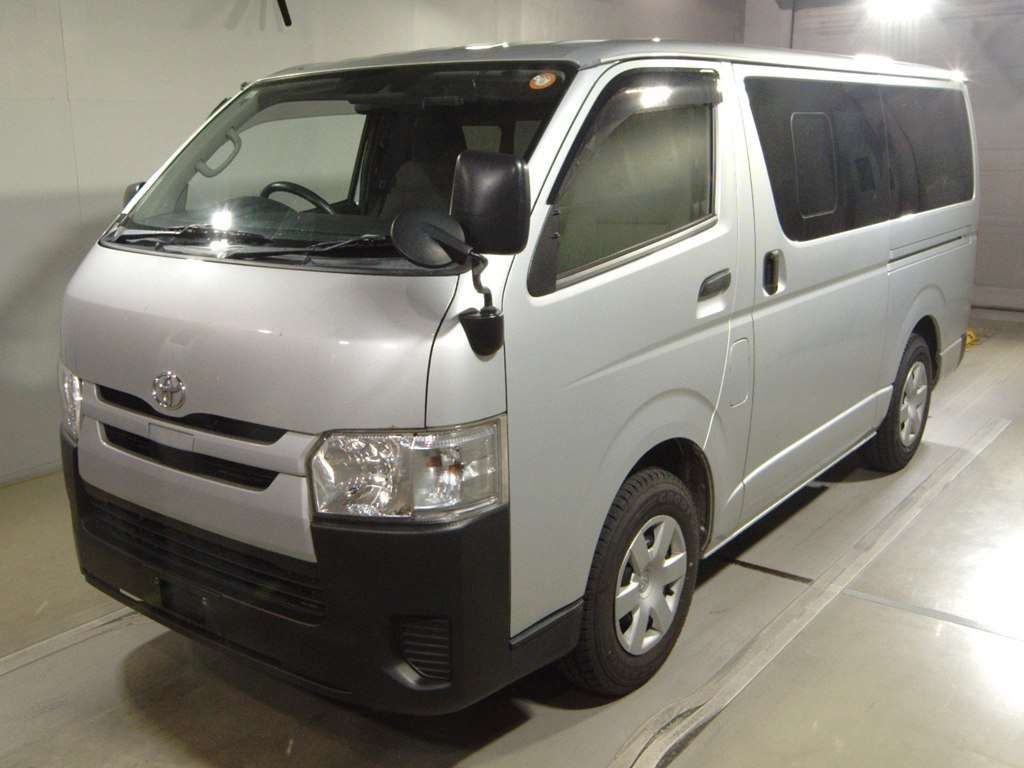 2019 Toyota Hiace ロングDX Japan auction vehicle