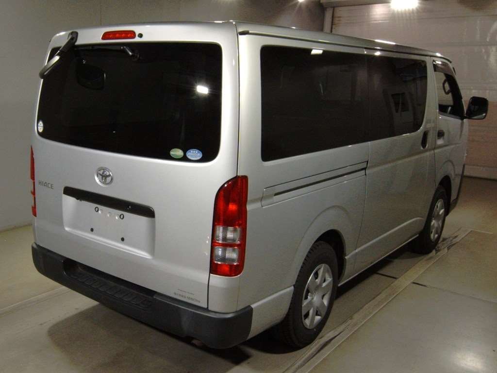 2019 Toyota Hiace ロングDX auction photo 2