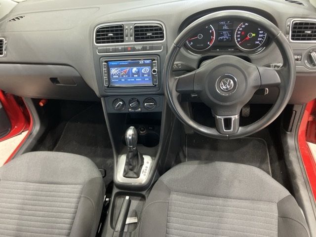 2013 Volkswagen VW ポロ TSI コンフォートライン ブルーモー auction photo 4