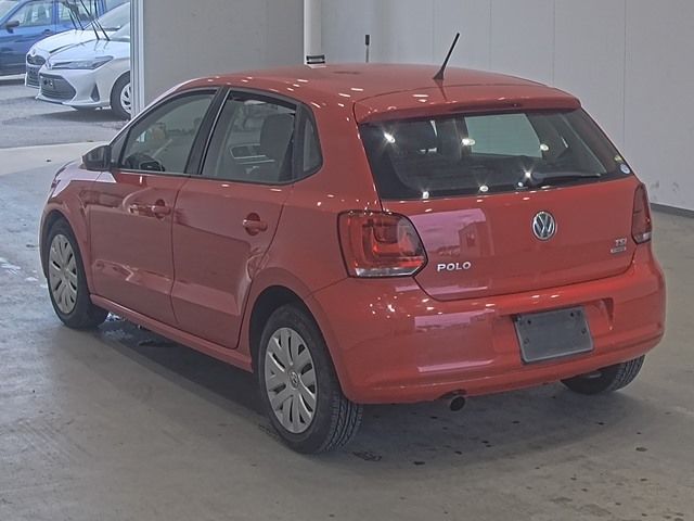 2013 Volkswagen VW ポロ TSI コンフォートライン ブルーモー auction photo 2